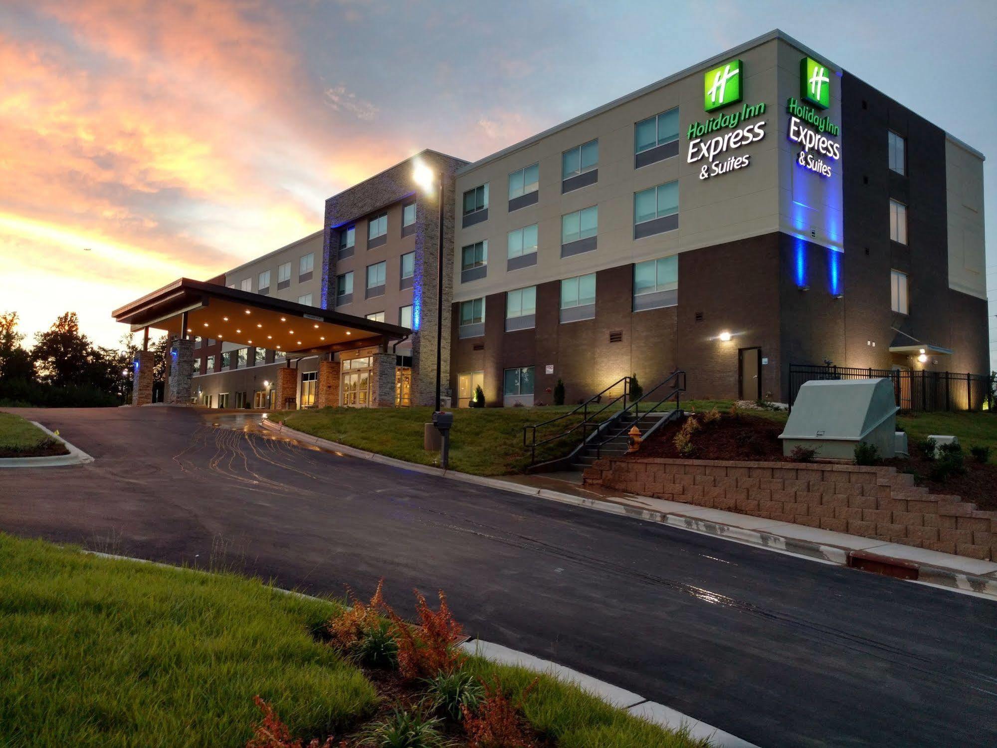 Holiday Inn Express & Suites - Charlotte Ne - University Area By Ihg Εξωτερικό φωτογραφία