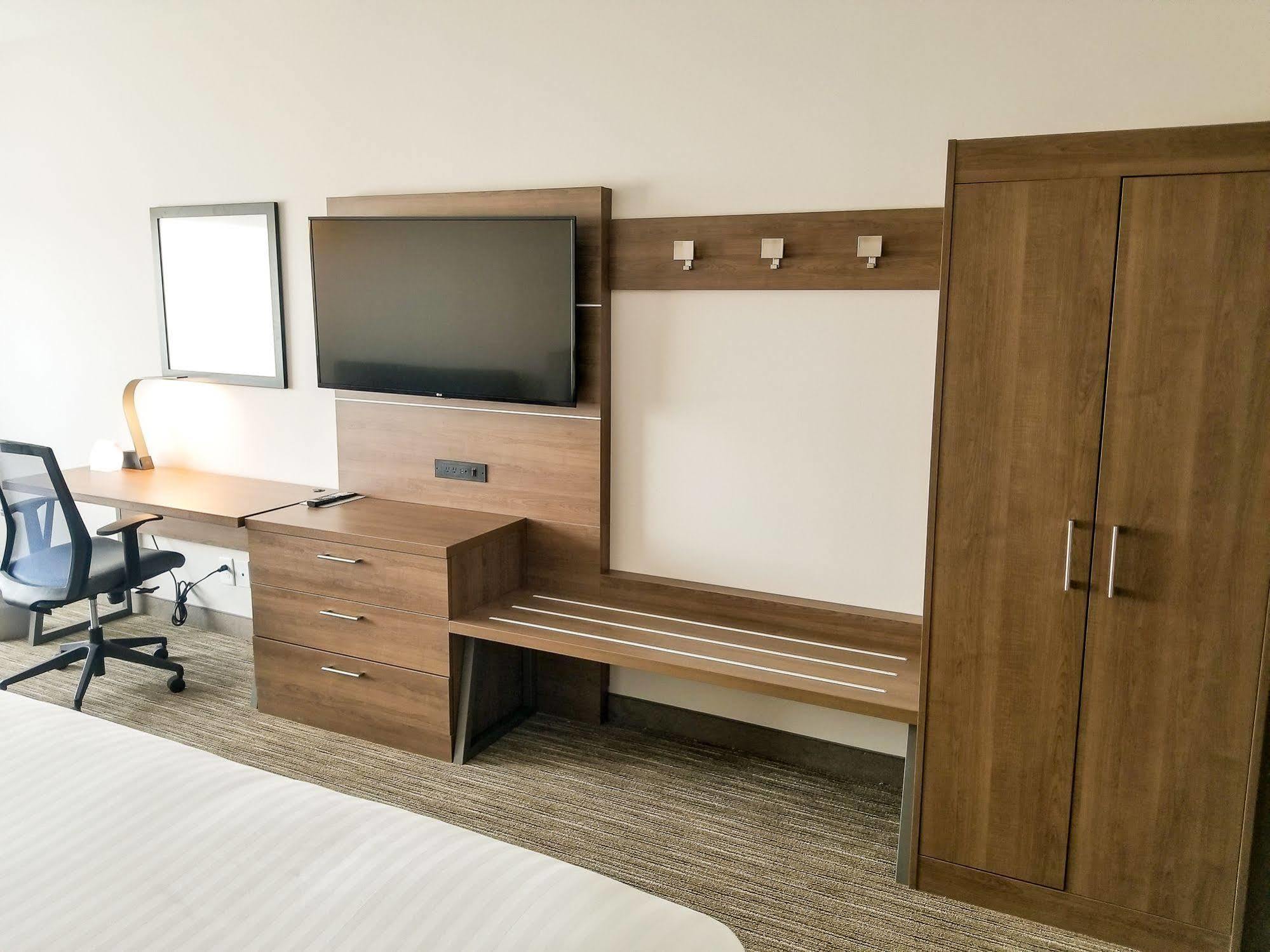 Holiday Inn Express & Suites - Charlotte Ne - University Area By Ihg Εξωτερικό φωτογραφία