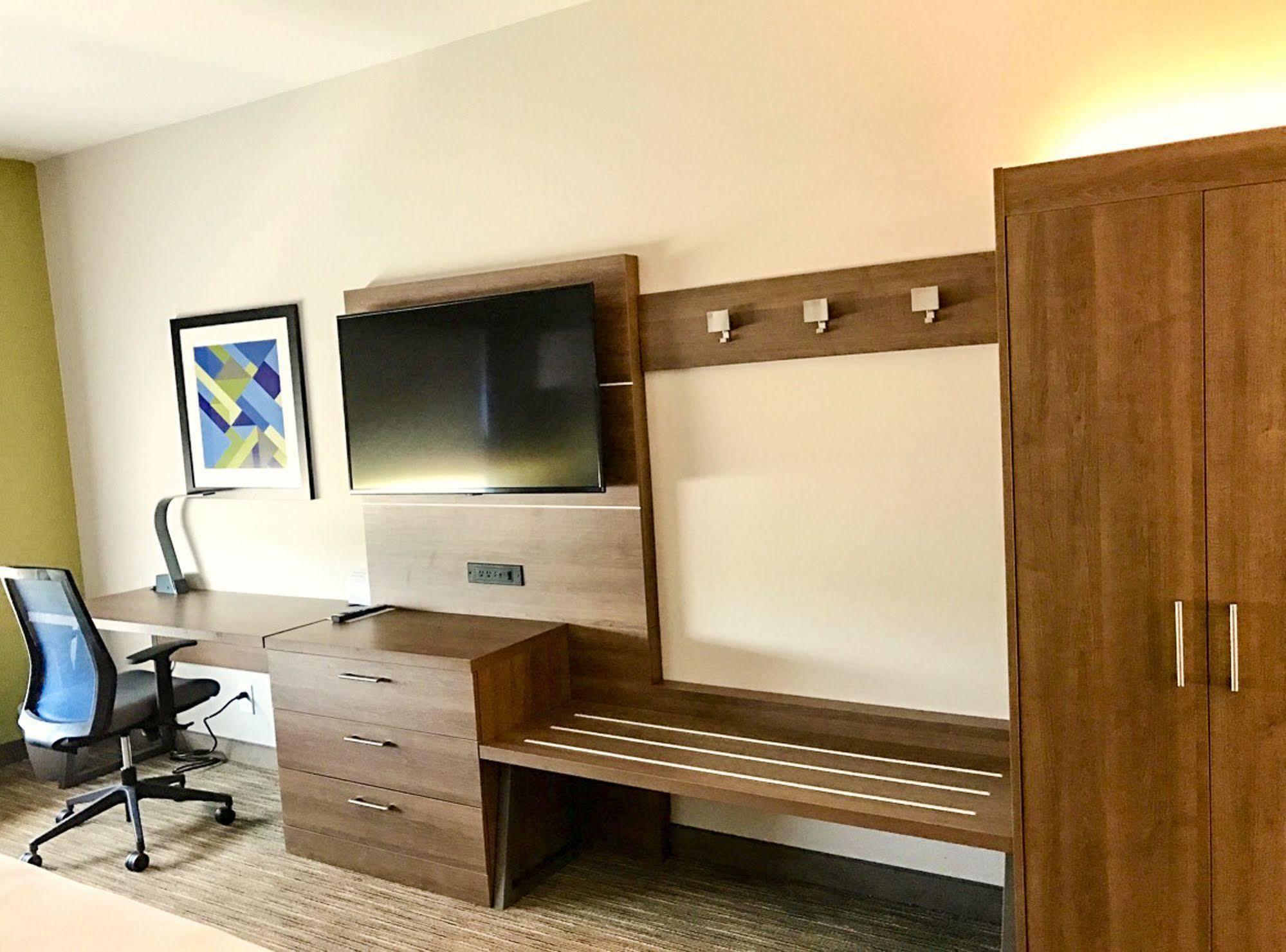 Holiday Inn Express & Suites - Charlotte Ne - University Area By Ihg Εξωτερικό φωτογραφία