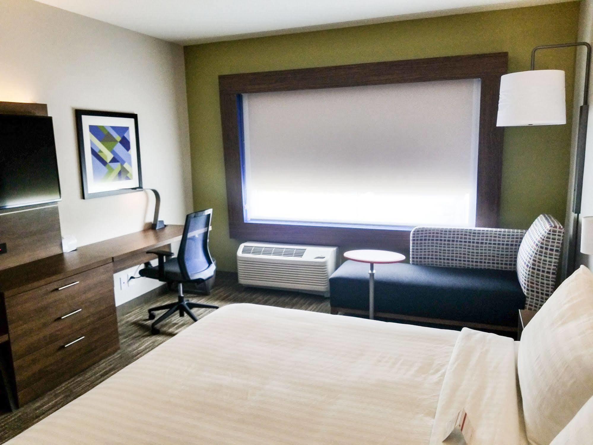 Holiday Inn Express & Suites - Charlotte Ne - University Area By Ihg Εξωτερικό φωτογραφία