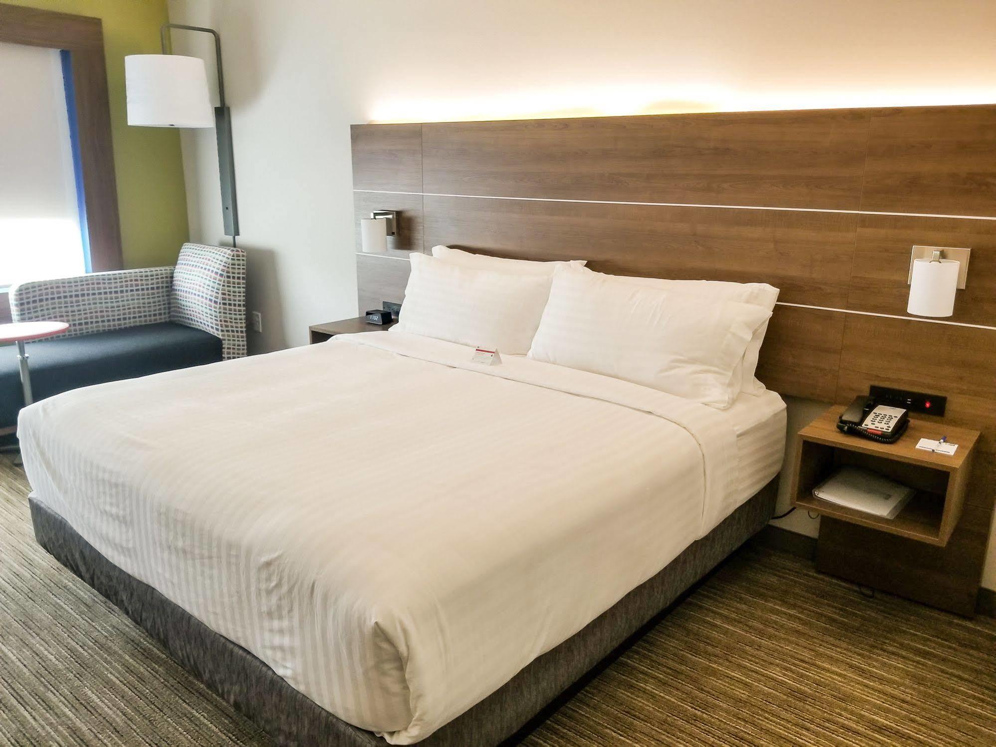 Holiday Inn Express & Suites - Charlotte Ne - University Area By Ihg Εξωτερικό φωτογραφία